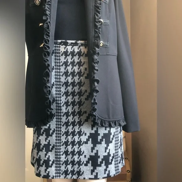 Studio Point Black and Gray Houndstooth Skirt - Picture 4 of 4